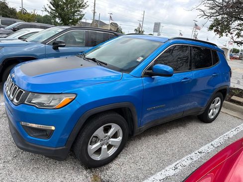 Used 2021 Jeep Compass Latitude w/ Sun and Sound Group FWD image 2