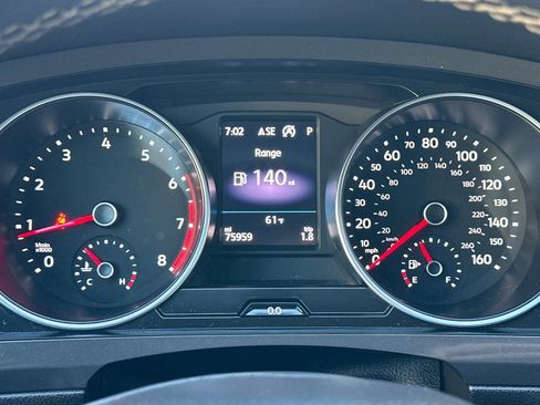 Used 2021 Volkswagen Tiguan SE image 24