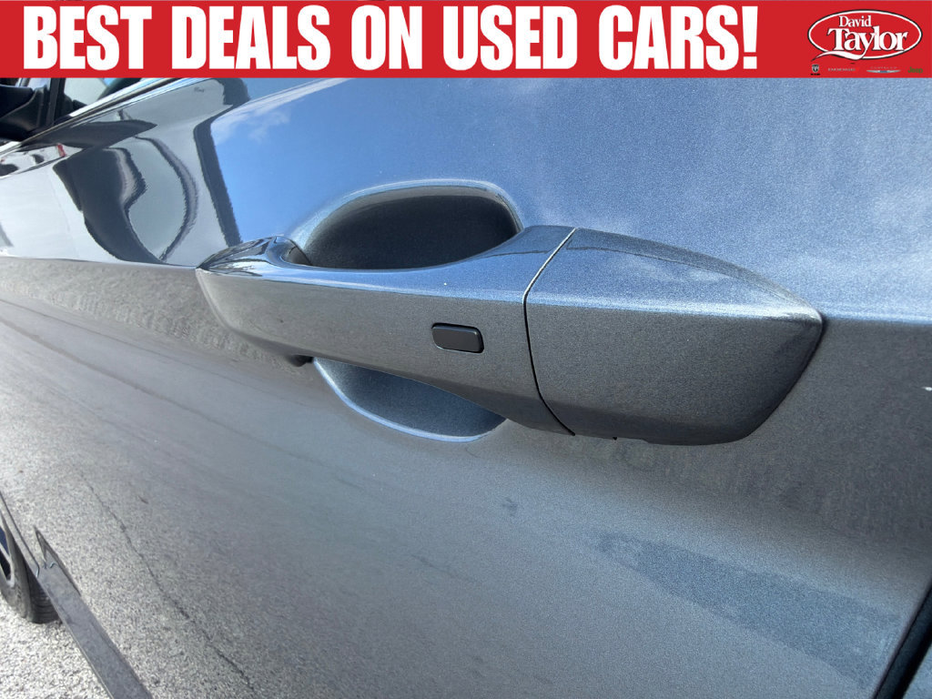 Used 2025 Volkswagen Jetta SE FWD image 41