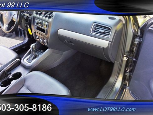 Used 2012 Volkswagen Jetta TDI FWD image 35