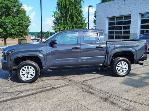 Certified 2024 Toyota Tacoma SR w/ SR Upgrade Package AWD/4WD image 12