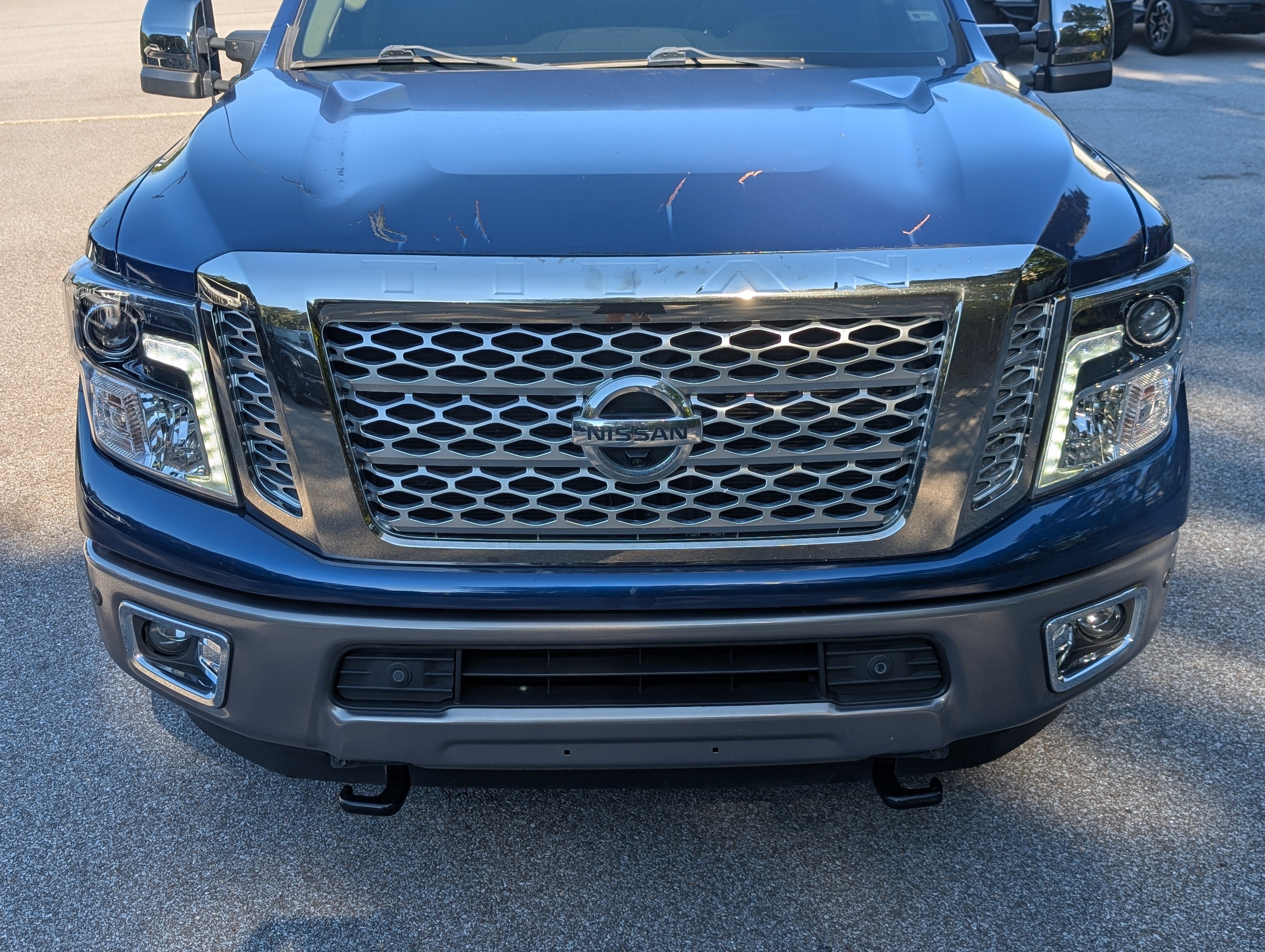Used 2016 Nissan Titan Platinum Reserve AWD/4WD image 9
