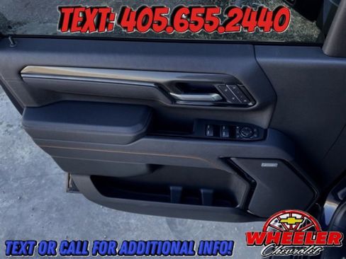 Used 2025 GMC Sierra 2500 AT4 w/ AT4 Premium Plus Package image 9