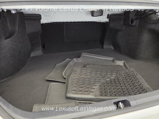 Used 2024 Toyota Camry SE w/ Convenience Package FWD image 18