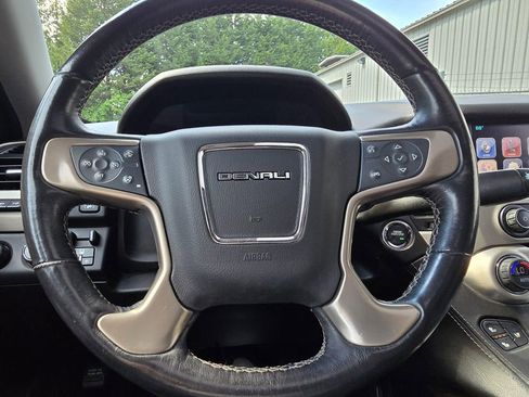 Used 2019 GMC Yukon Denali w/ Denali Ultimate Package AWD/4WD image 18