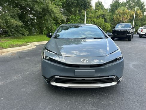 Used 2026 Toyota Prius XLE FWD image 6