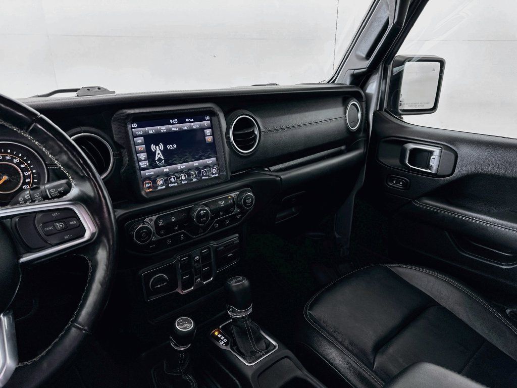 Used 2020 Jeep Wrangler Unlimited Sahara AWD/4WD image 23