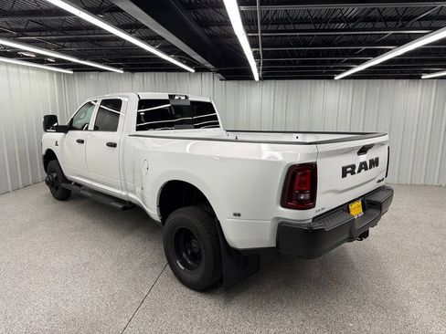 New 2026 RAM 3500 Tradesman AWD/4WD image 4