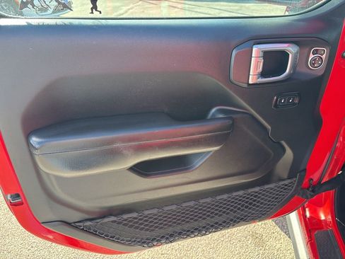 Used 2018 Jeep Wrangler Unlimited Sport S image 16