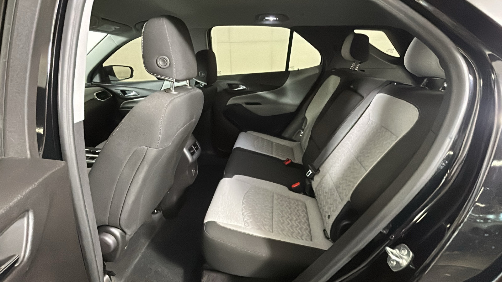 Used 2024 Chevrolet Equinox LS AWD/4WD image 31