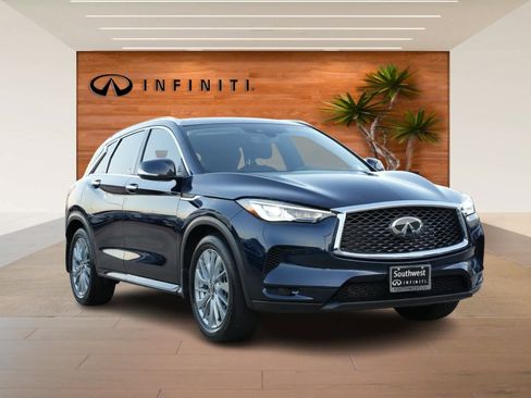 Certified 2025 INFINITI QX50 Luxe w/ Cargo Package image 3