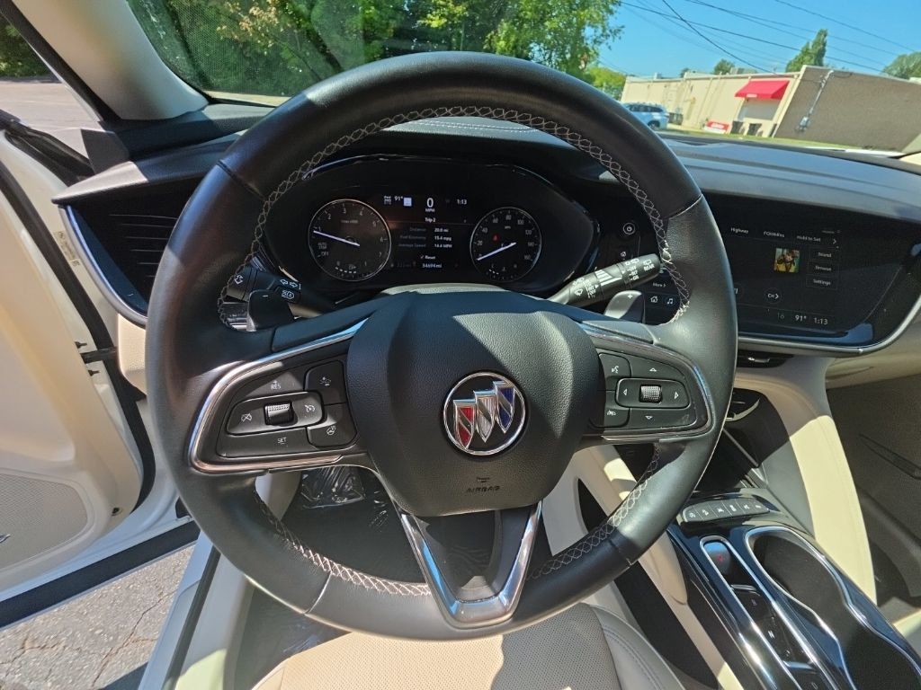 Certified 2022 Buick Envision Avenir w/ Technology Package II AWD/4WD image 22