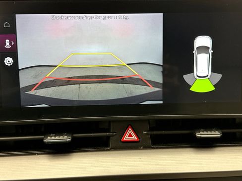 Used 2023 Kia Sportage EX image 16