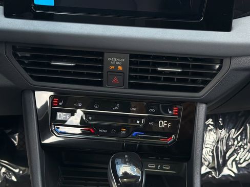 New 2026 Volkswagen Jetta SE FWD image 17