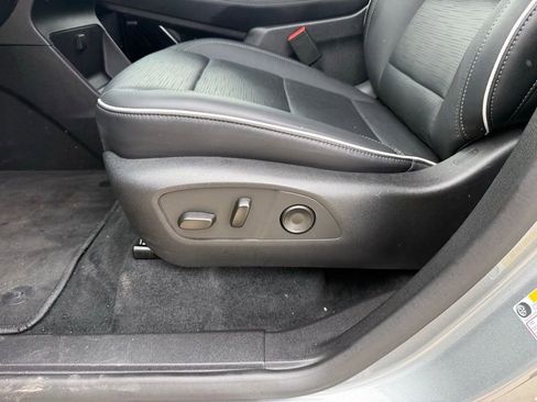 Used 2025 Buick Enclave Sport Touring image 33