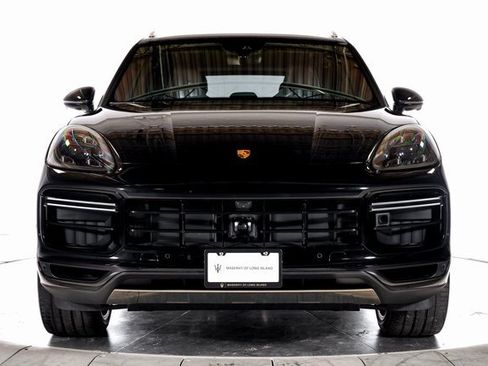 Used 2022 Porsche Cayenne Turbo S image 9