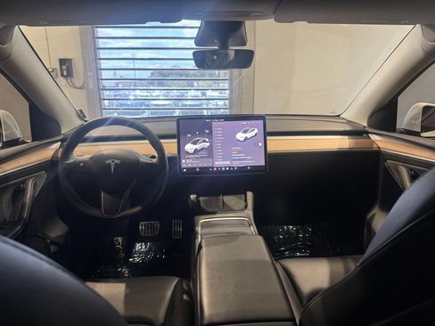 Used 2023 Tesla Model Y Performance AWD/4WD image 22