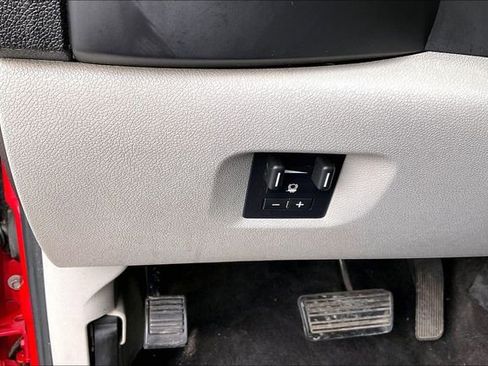 Used 2010 Chevrolet Silverado 2500 LT w/ Interior Plus Package RWD image 15