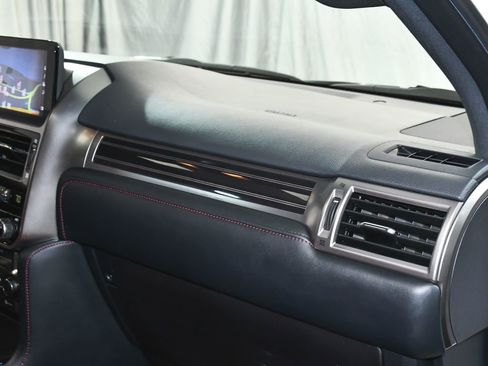 Used 2023 Lexus GX 460 Premium w/ Accessory Package AWD/4WD image 65