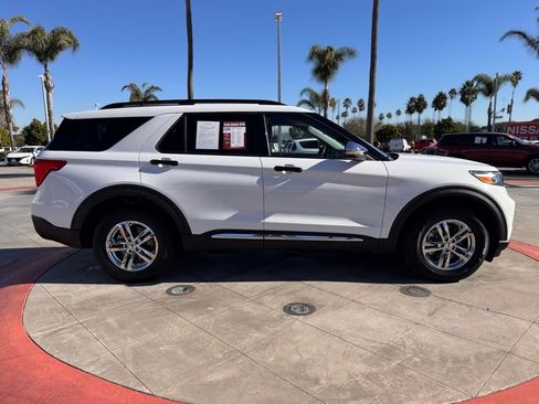 Used 2023 Ford Explorer XLT w/ Equipment Group 202A image 9