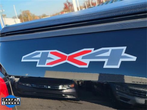 Used 2022 Chevrolet Colorado LT w/ LT Convenience Package image 6