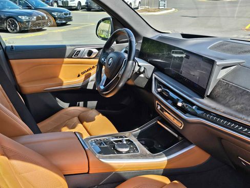 Used 2024 BMW X5 xDrive40i w/ Premium Package AWD/4WD image 10