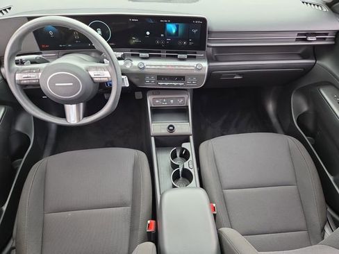 Used 2025 Hyundai Kona SE FWD image 14