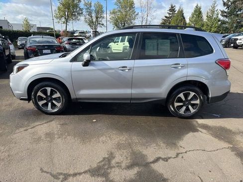 Used 2018 Subaru Forester 2.5i Premium AWD/4WD image 6