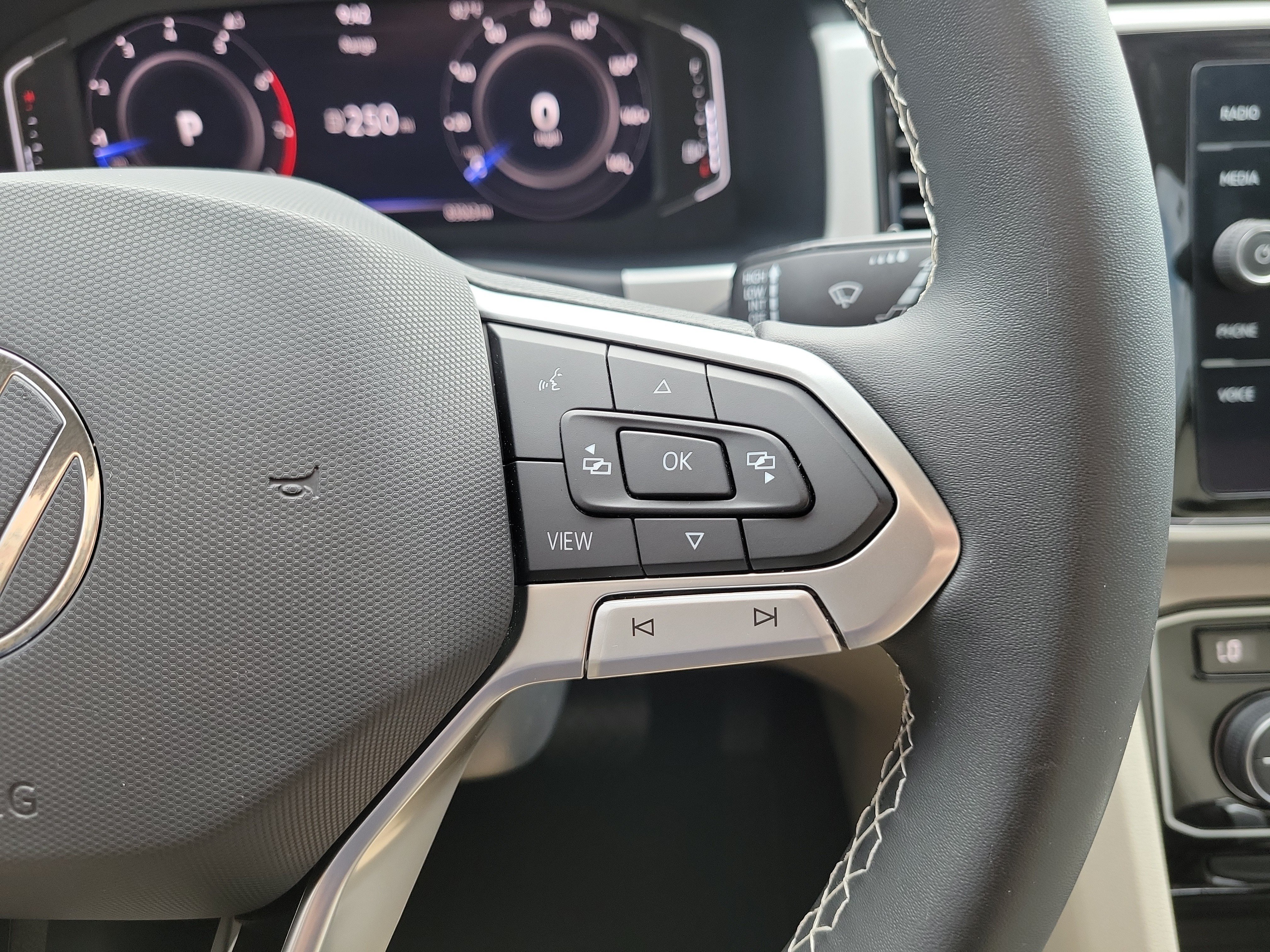 Used 2022 Volkswagen Atlas SE FWD image 29