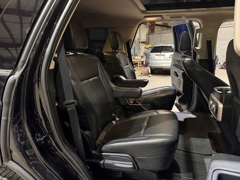 Used 2022 Ford Expedition XLT AWD/4WD image 23