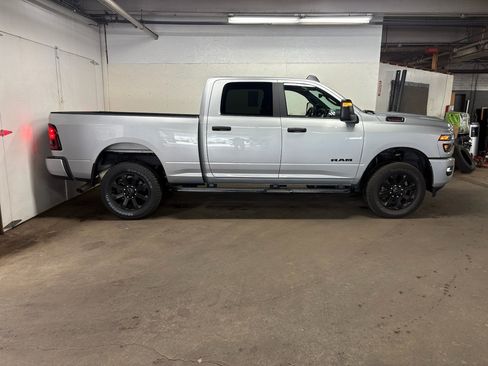 Used 2026 RAM 2500 Big Horn AWD/4WD image 4