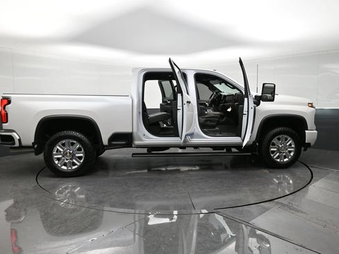 Used 2025 Chevrolet Silverado 2500 High Country w/ High Country Premium Package AWD/4WD image 26
