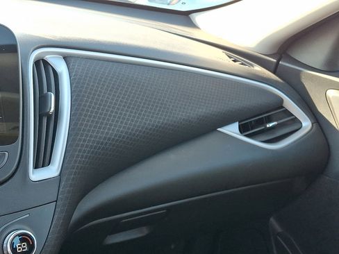 Used 2023 Chevrolet Malibu LT image 30