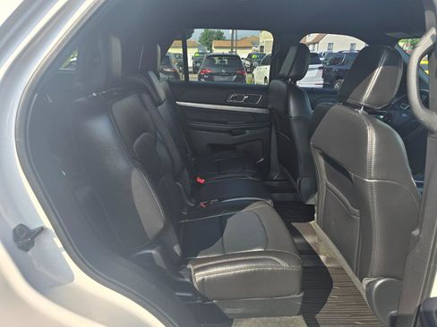 Used 2018 Ford Explorer XLT w/ Equipment Group 202A AWD/4WD image 16