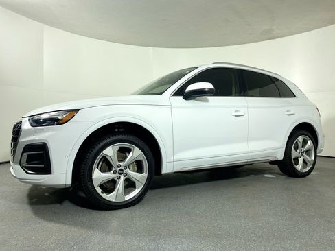 Used 2021 Audi Q5 Prestige w/ Prestige Package AWD/4WD image 24