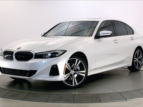 Certified 2023 BMW 330i xDrive Sedan w/ Premium Package AWD/4WD image 11