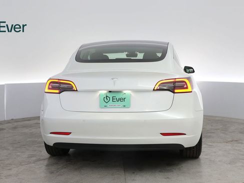 Used 2020 Tesla Model 3 Standard Range image 15
