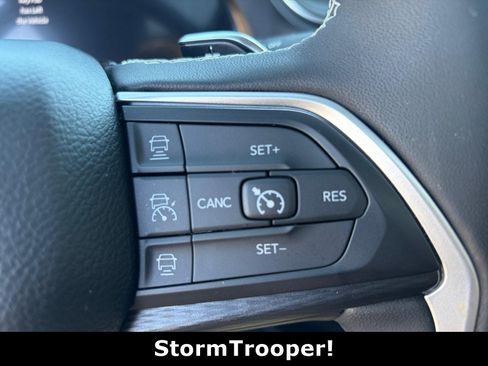 Used 2025 Jeep Grand Cherokee Altitude AWD/4WD image 26