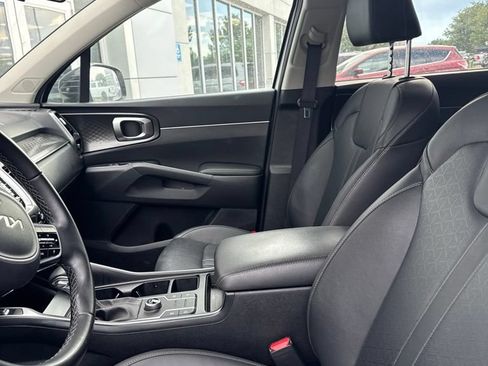 Used 2022 Kia Sorento S w/ Panoramic Sunroof Package FWD image 6