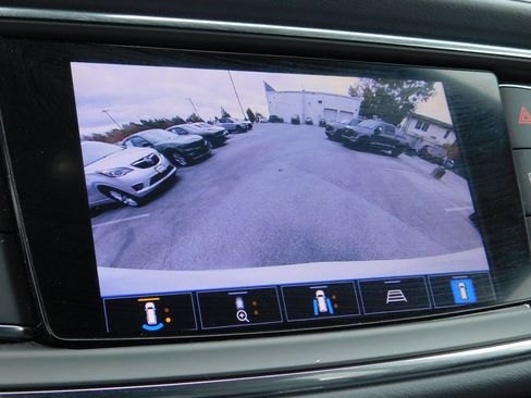 Used 2024 Buick Enclave Premium image 19