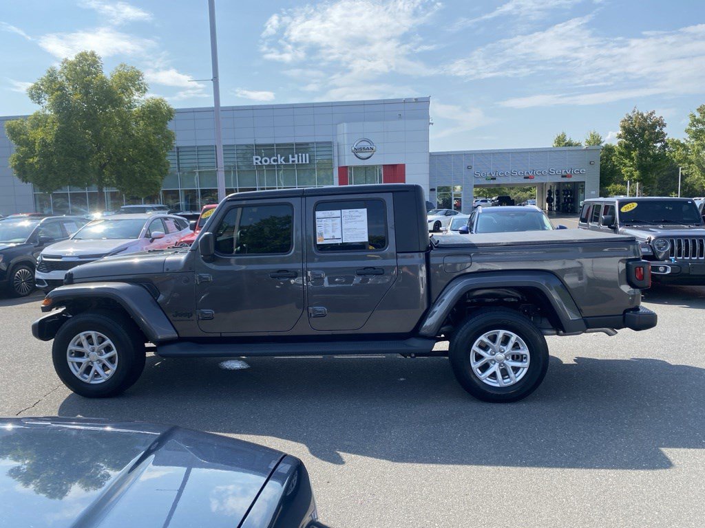 Used 2023 Jeep Gladiator Sport AWD/4WD image 8