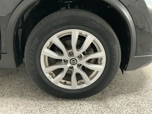 Used 2018 Nissan Rogue SV w/ Premium Package AWD/4WD image 14