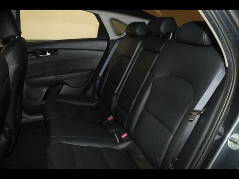 Used 2021 Kia Forte EX FWD image 28
