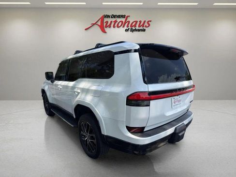 Used 2024 Lexus GX 550 w/ Accessory Package (2T) AWD/4WD image 5