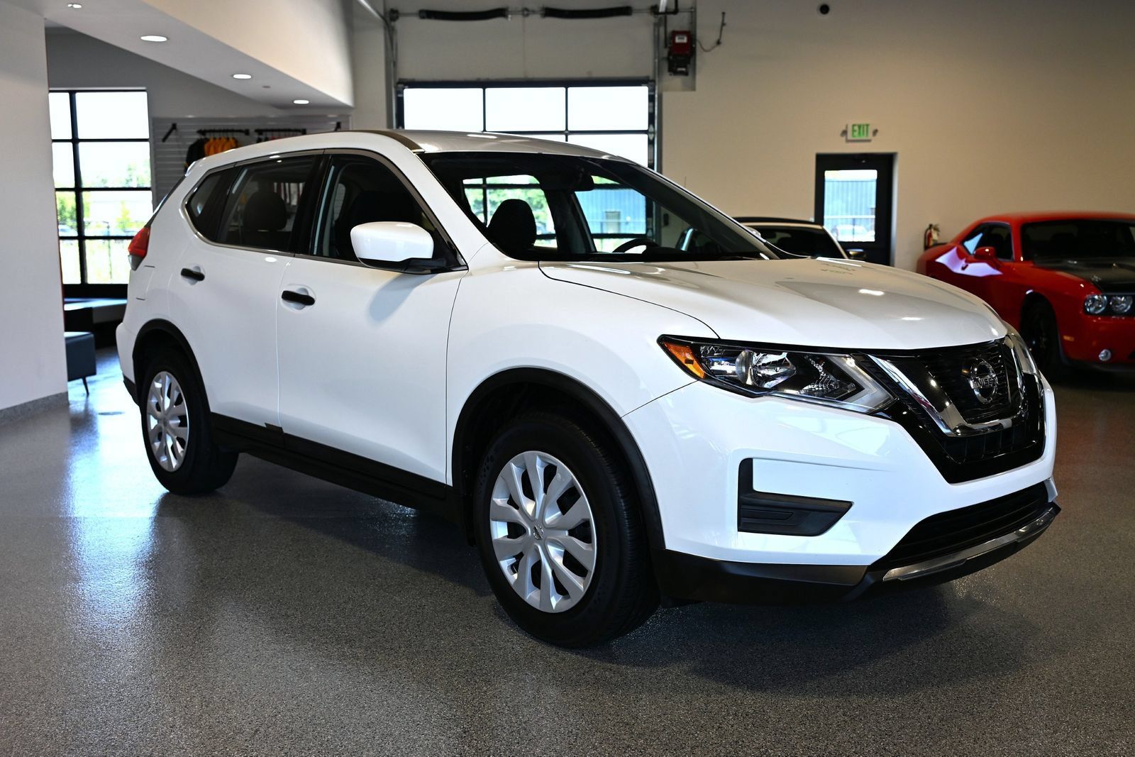 Used 2017 Nissan Rogue S FWD image 3
