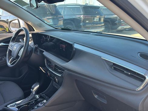 Used 2025 Buick Encore GX Preferred FWD image 24