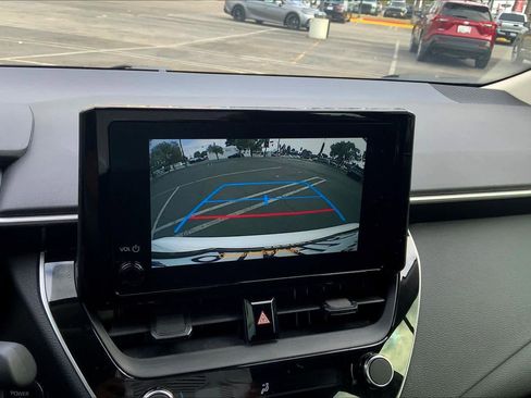 Used 2025 Toyota Corolla LE w/ LE Premium Package image 25