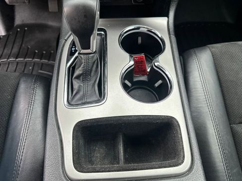 Used 2019 Jeep Grand Cherokee Altitude AWD/4WD image 34