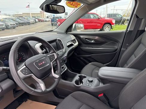 Used 2024 GMC Terrain SLE w/ Driver Convenience Package image 10