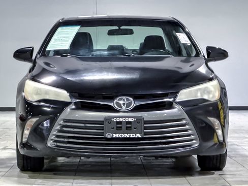 Used 2015 Toyota Camry LE image 5
